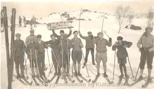 På skitur for 80 år siden