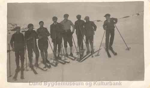 På skitur